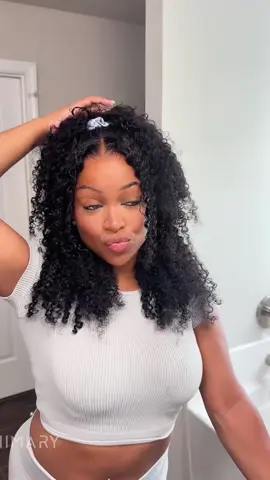 One of the best glueless curly wigs I’ve tried😍 @Amber Reneé  Hair 🔗 Ashimary Invisi strap 360 lace kinky curly wig ❤️ #ashimarywig #ashimaryhair #360lacewig #blackgirlhair #naturalhair #summertime #hairstyles #SummerFashion #humanhair #360wig #360wiginstall #lazygirl 