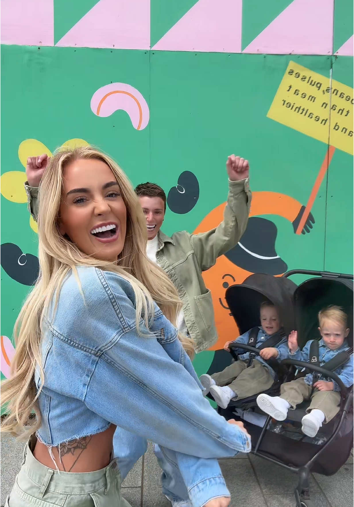 We are so shite I can’t cope 😂😂😂😂😂  #familytime #twinmom 