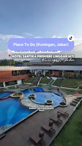 Tempat healing paling nyaman dan bikin betah lama lama. Apa lagi suhu disini itu dingin jadi makin syahdu, ditambah lagi ada kolam renang air hangat yg besar banget.. ada area untuk anak anak dan juga orang dewasanya ✨ Very recommended dan pasti nya kami bakalan balik lagi kesini sih 🫶🏻 #explorekuningan #kuninganjawabarat #santikapremierelinggarjati #jalanjalan #rekomendasihotel 