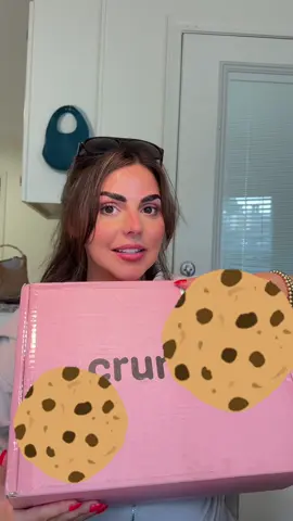 Thank you for the goodies @Crumbl !! 🍪
