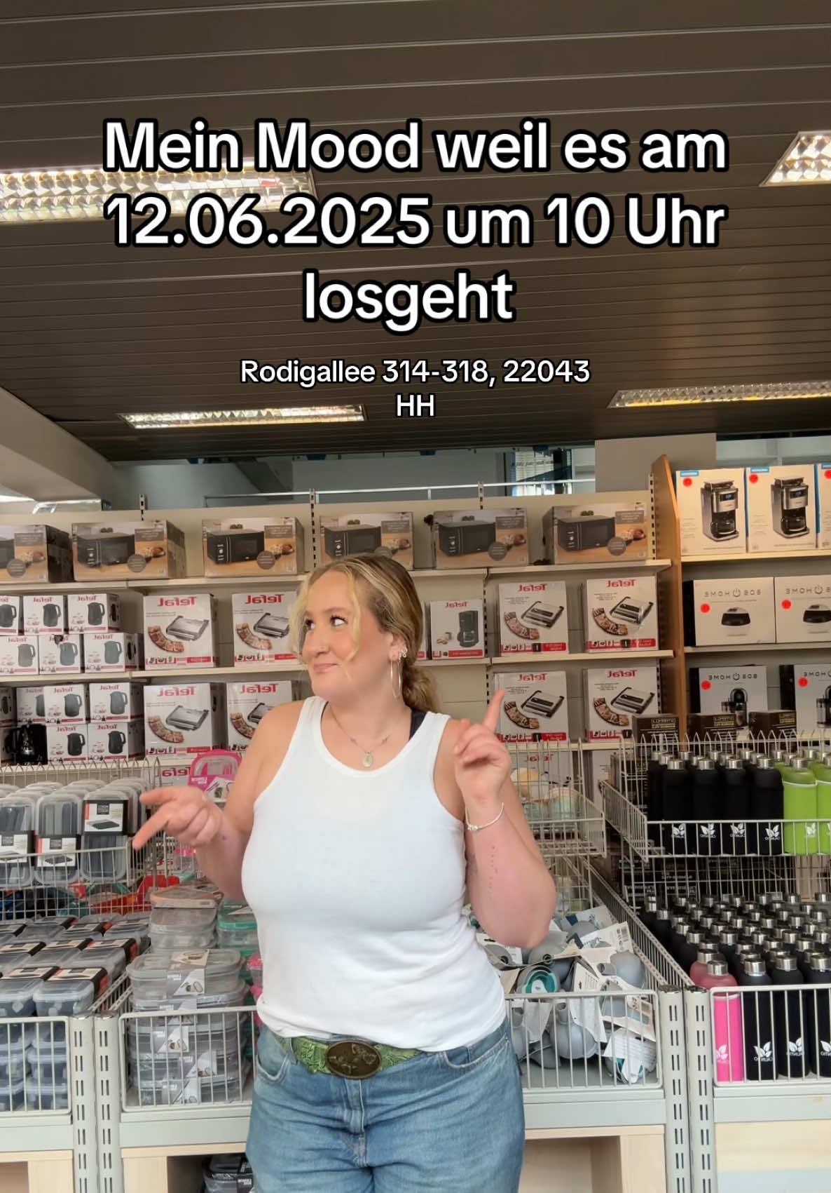 Es kommen so krasse Rabatte auf euch zu ! Es lohnt sich vorbeizukommen! #fyp #billmarkt #schnäppchen #hamburg #hh #followerstiktok #schnäppchenjagd #videoviral #viral #neu #laden #neueröffnung #jenfeld #einzug #goodiebag #goodies #escooter 