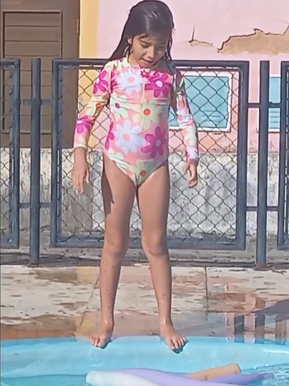 Continuação da LIVE Diversão na Piscina  #irmasliaelaura #laurinhaquerida #lia_diva_ #LIVE #banhodepiscina #diversão #livehighlights #tiktoklive 