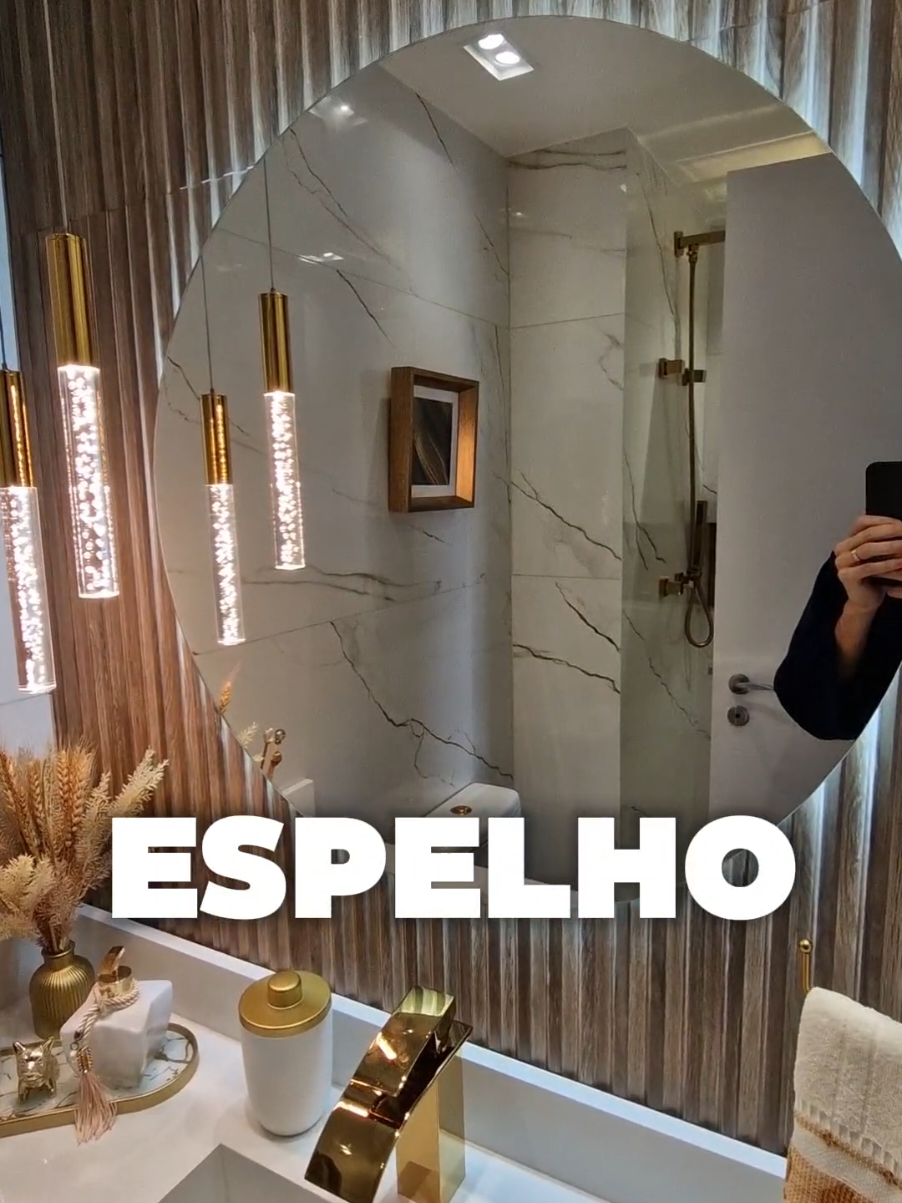 Todo mundo pergunta para nós onde vocês compraram esse espelho? Esse é o espelho Redondo com LED Luz Círculo de Fogo. Ideal para barbearia, banheiro ou quarto!  @shopee_br Link na Bio ou nos comentários que mandamos pra você! #EspelhoRedondo #LedDecorativo #CírculoDeFogo #BarbeariaEstilosa #DecoraçãoModerna #CasaComEstilo #EspelhoComLuz #TendênciaDecor #ShopeeBrasil #AchadinhosShopee #Decoração2025 #DesignDeInteriores #IluminaçãoDecorativa #EspelhoDecorativo 
