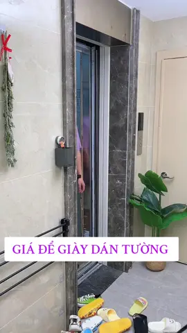 Lắp giá để giày không cần đục lỗ này ở cửa sẽ giúp bạn thay giày thuận tiện hơn nhiều khi về nhà và giày dép của bạn sẽ được sắp xếp gọn gàng! 