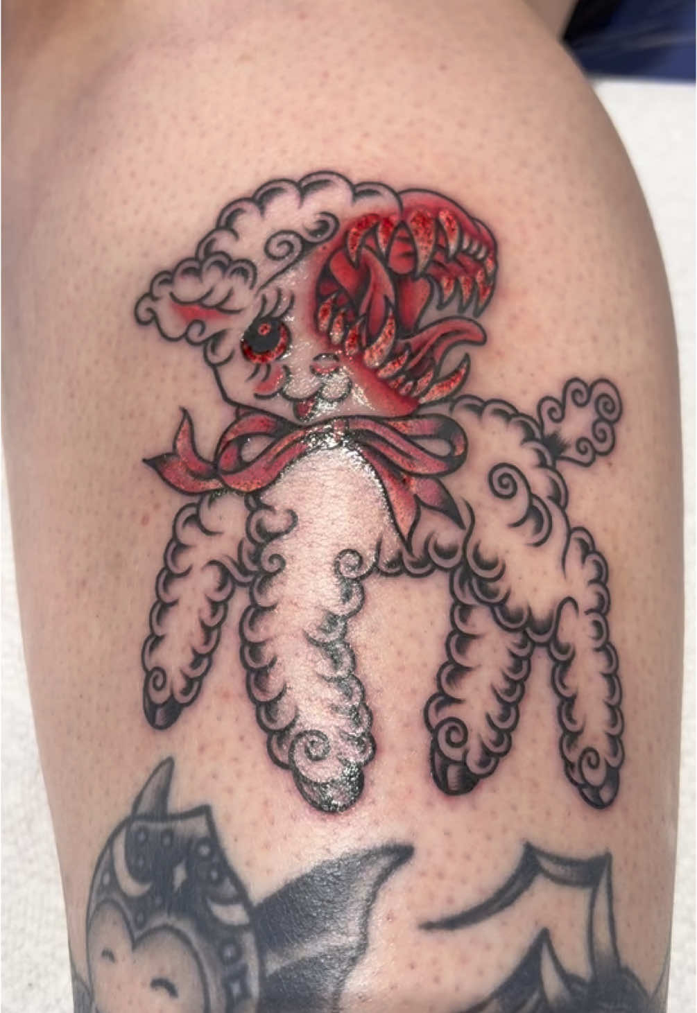 Made yesterday at Seaside Tattoo Show in Ventura 🎀