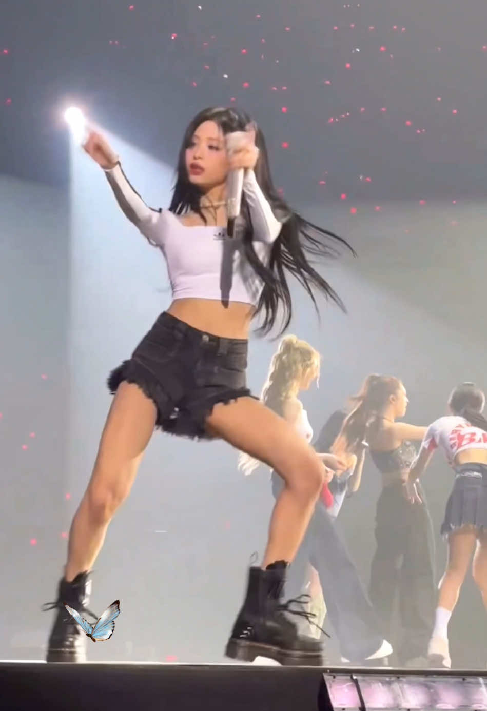 Ahyeon dance break forever (Pardon rupha at the back 😁) #ahyeon #babymonster #ahyeonbabymonster 