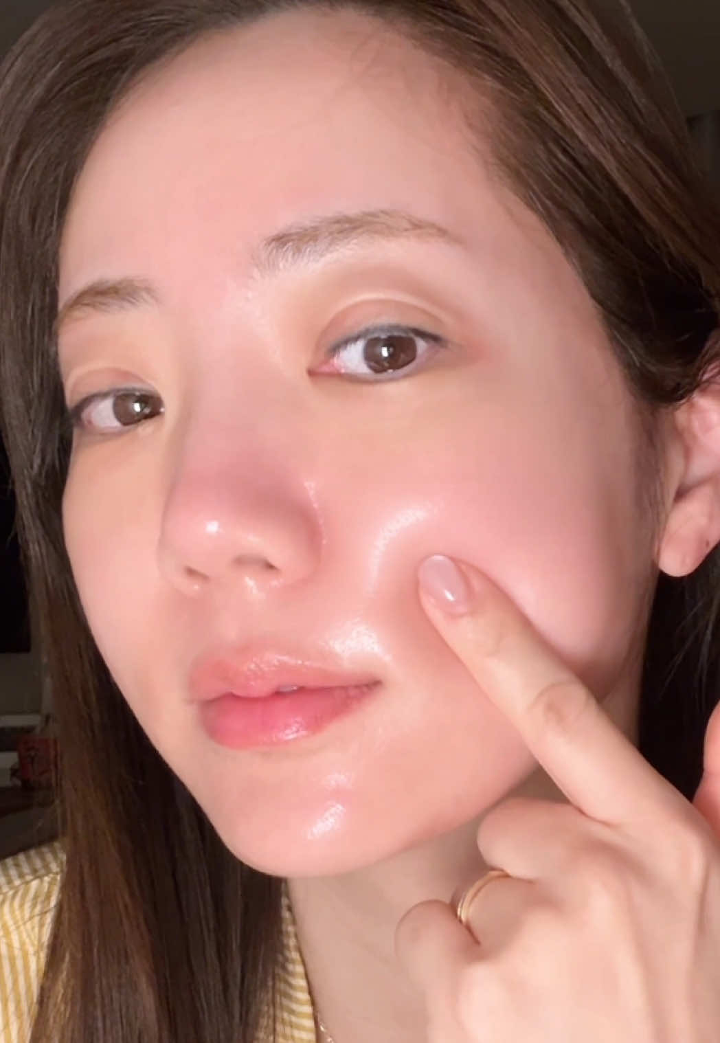 Overnight Investment for Glass Skin🌙✨ Used product:  Mixsoon Bean Collagen Hydrogel Mask @mixsoon_global @OLIVE YOUNG Global  #GlassSkin #GlassSkinGoals #OvernightGlow #KBeautyRoutine  #Mixsoon #BeanCollagen #HydrogelMask #KSkincare #DewySkin #SkinCareThatWorks #KBeauty #NightTimeSkincare #GlowFromWithin #skintok #선물 