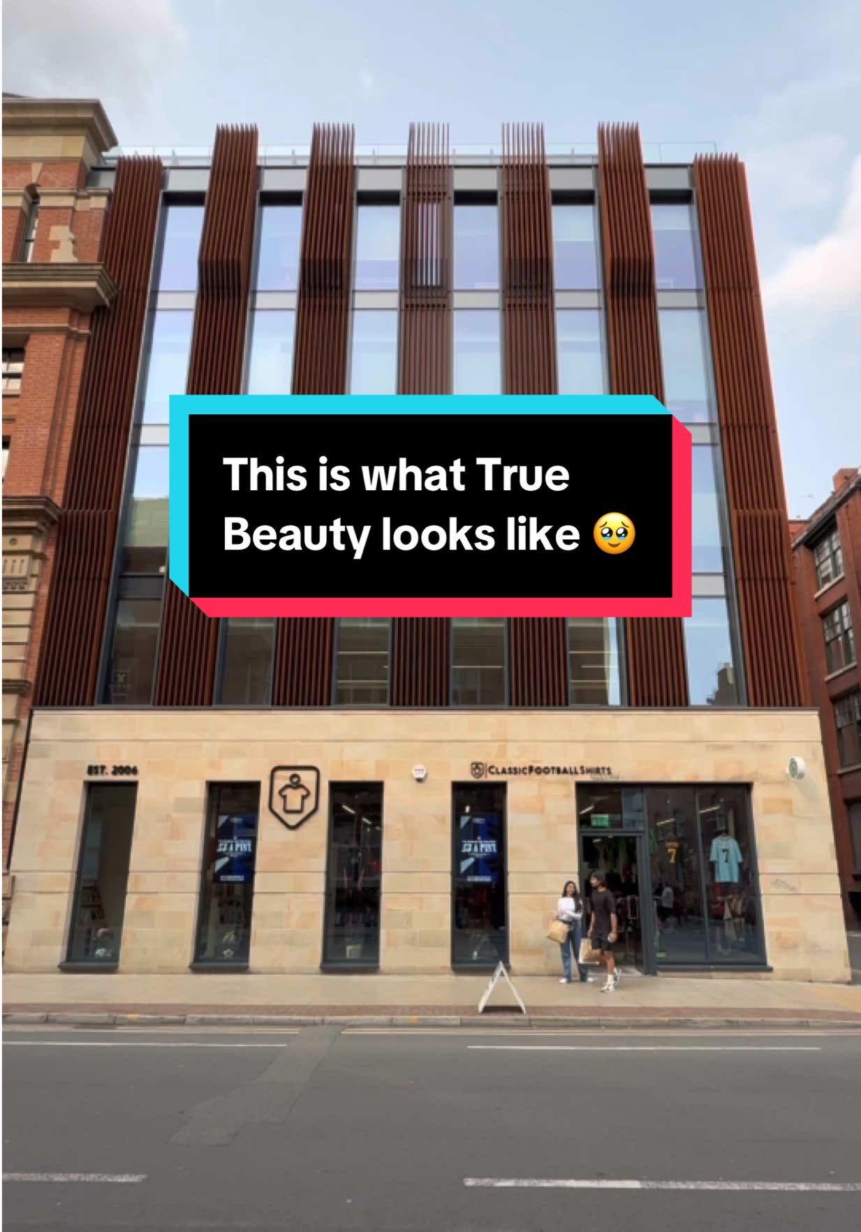 This is what beauty looks like! 🥹 Come and find us at 25-27 Dale Street, Manchester, M1 1FY 📍