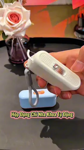 Nếu bạn thường xuyên bị thức ăn mắc kẹt trong răng, bạn có thể mang theo hộp chỉ nha khoa cầm tay này có thể tự động đẩy ra. Cho dù bạn để ở nhà hay mang theo khi ra ngoài, nó đều rất hữu ích để dùng chỉ nha khoa bất cứ lúc nào!! #hopdungchinhakhoa #tienich #giadungtienich #creatorsearchinsight #thietthuc #jizonguyen 