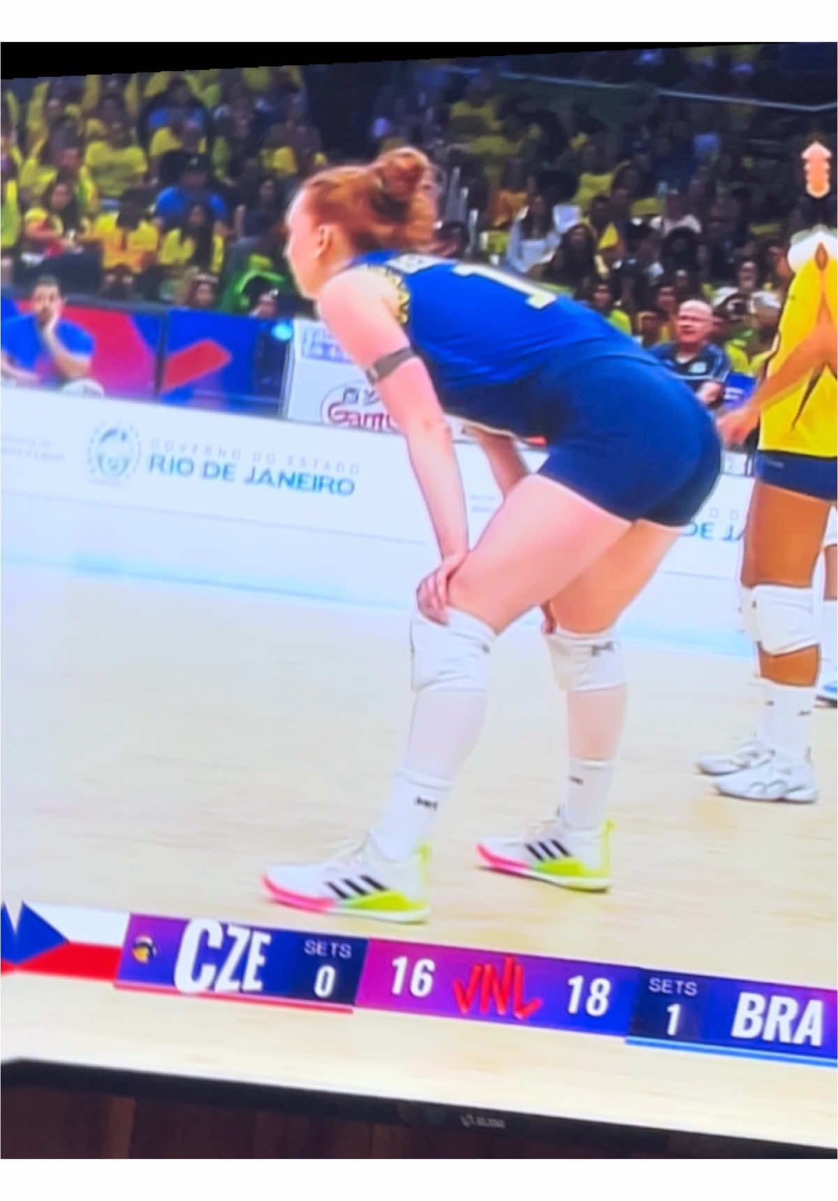 Foi difícil a consegui 🤩 O melhor tênis que já usei pro vôlei #VNL2025 #volleyballshoes #tenisvolei  #adidasvolleyball  #adidascrazyflight  #adidascrazyflightmid  #tenisadidas  #tenisadidasfeminino  #selecaobrasileira  #voleibrasil  #volleyballworld  #volleyballplayer  #volleyballgirls 