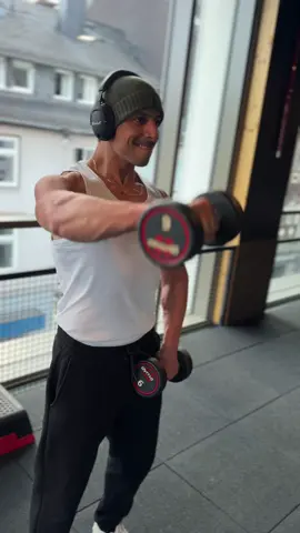 أقوى سوبر سيت للكتف 💥. جرّبوها . . . . #HadiBuilt #PhysioxGym #fyp #sport #noexcuses #gymbeam #تمارين #مبتدئين #رياضة #لياقة #sportlover #جربوها #اكسبلور #explore #صحة_عامة #ديسك #كمال_الاجسام #oace 