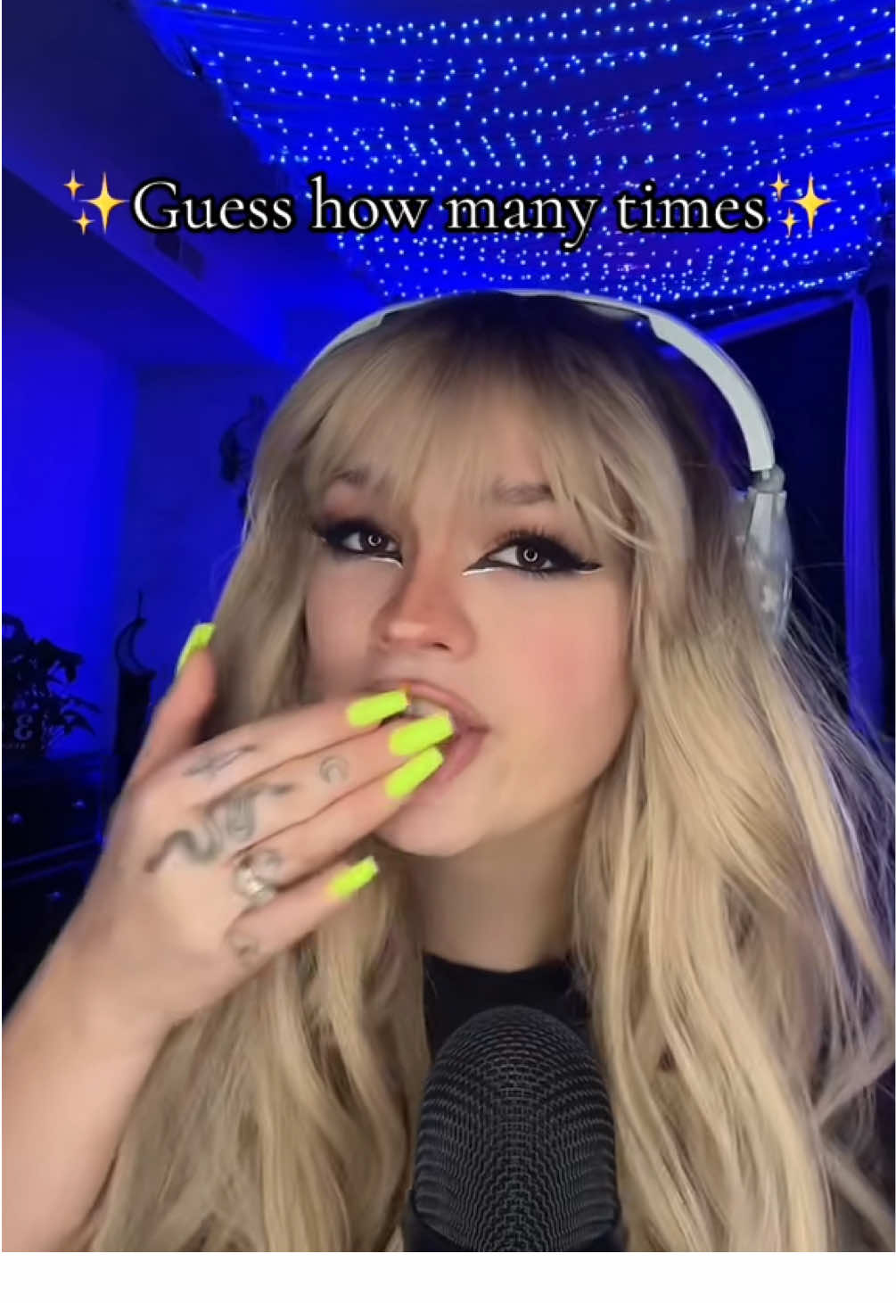 Can you guess how many? 💗 #asmr #asmrsounds #asmrvideo #asmrtriggers #mouthsounds #asmrtiktoks 