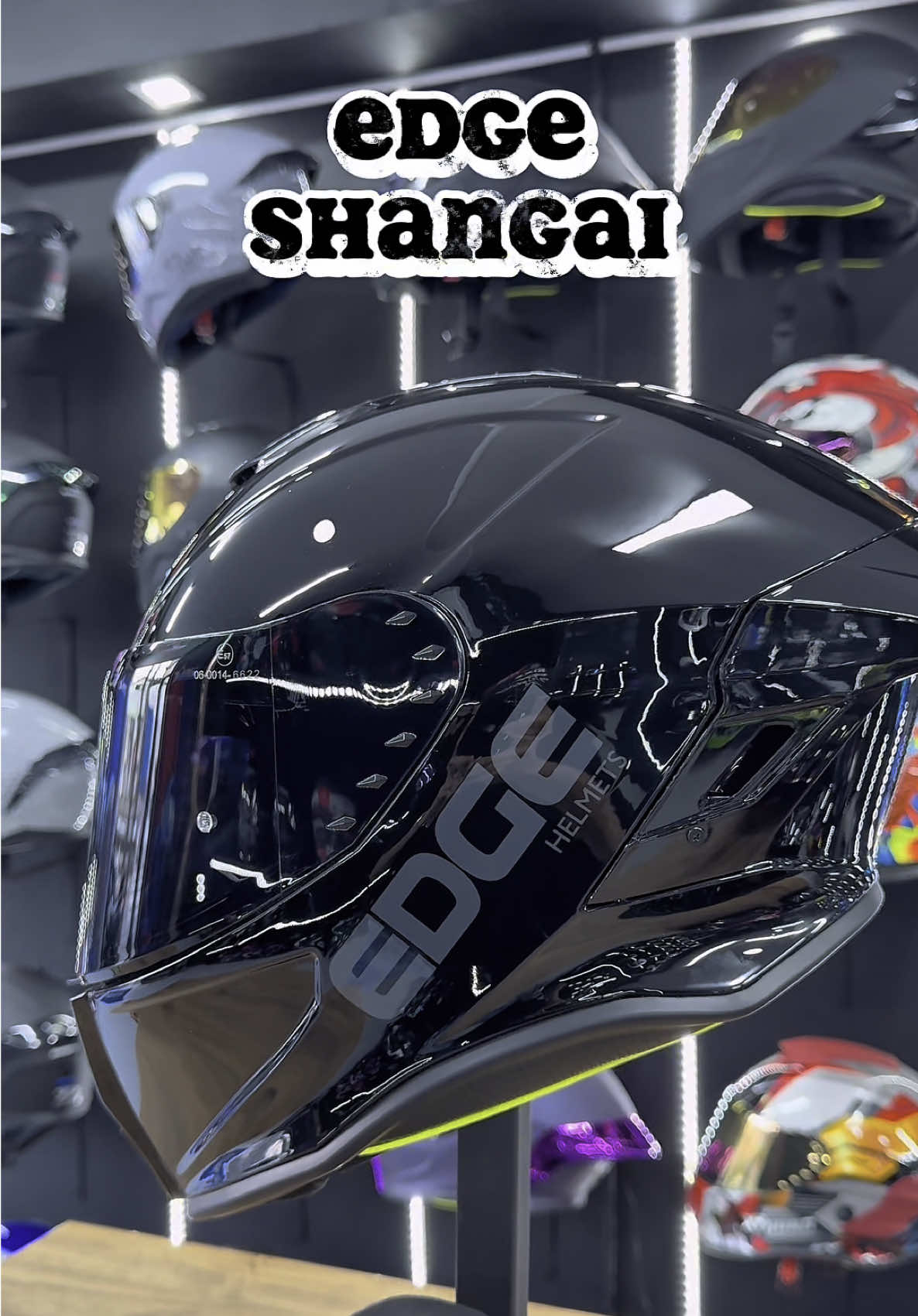 Estilo y seguridad con este EDGE SHANGAI, disponible en todas las tallas 🔥 #cascosdemoto #edgehelmets #pereira #cascoscertificados #inducascos #moteros #bikers #moterospereira #cascosmoto  