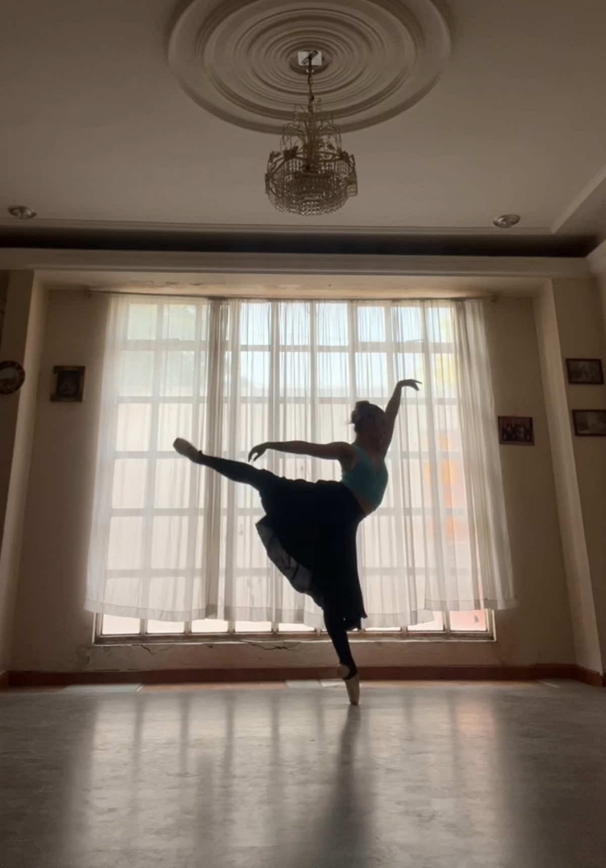 🖤🦢😮‍💨 #ballerina #ballettok #fyp #fypシ #ballet #balletcore #international #blackswan 