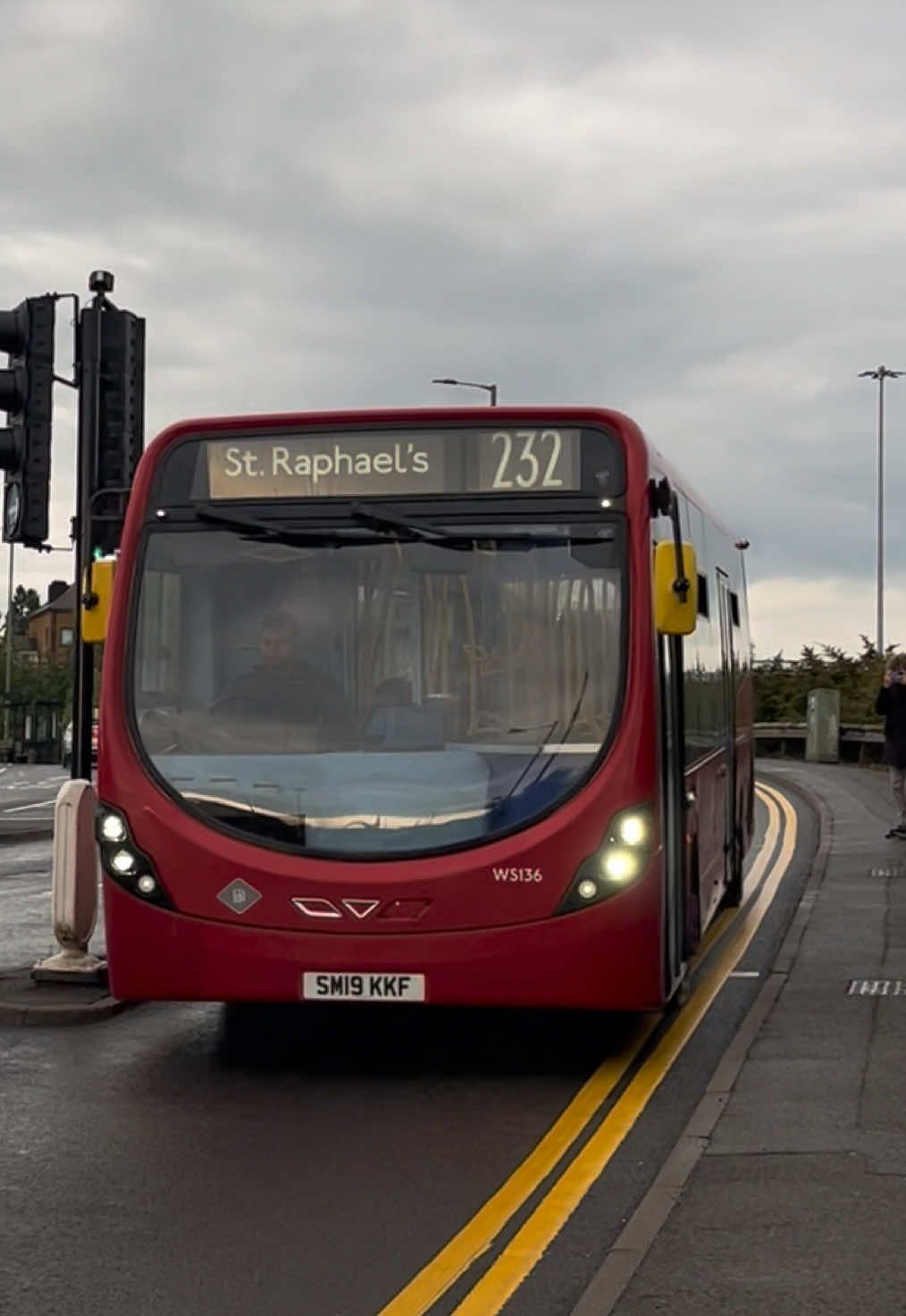 @Jay with Go Ahead Northumberland Park’s (NP) WS136 (SM19KKF) leaving Prince Charles Drive (1st Clip) and Brent Cross Shopping Centre (2nd clip) on a 232 to St Raphael’s with flashes indicators, fog lights and alarms. #fyp #bus #foryou #driver #likе #foryouu #yes #tuk #goahead #brentcross #fast 