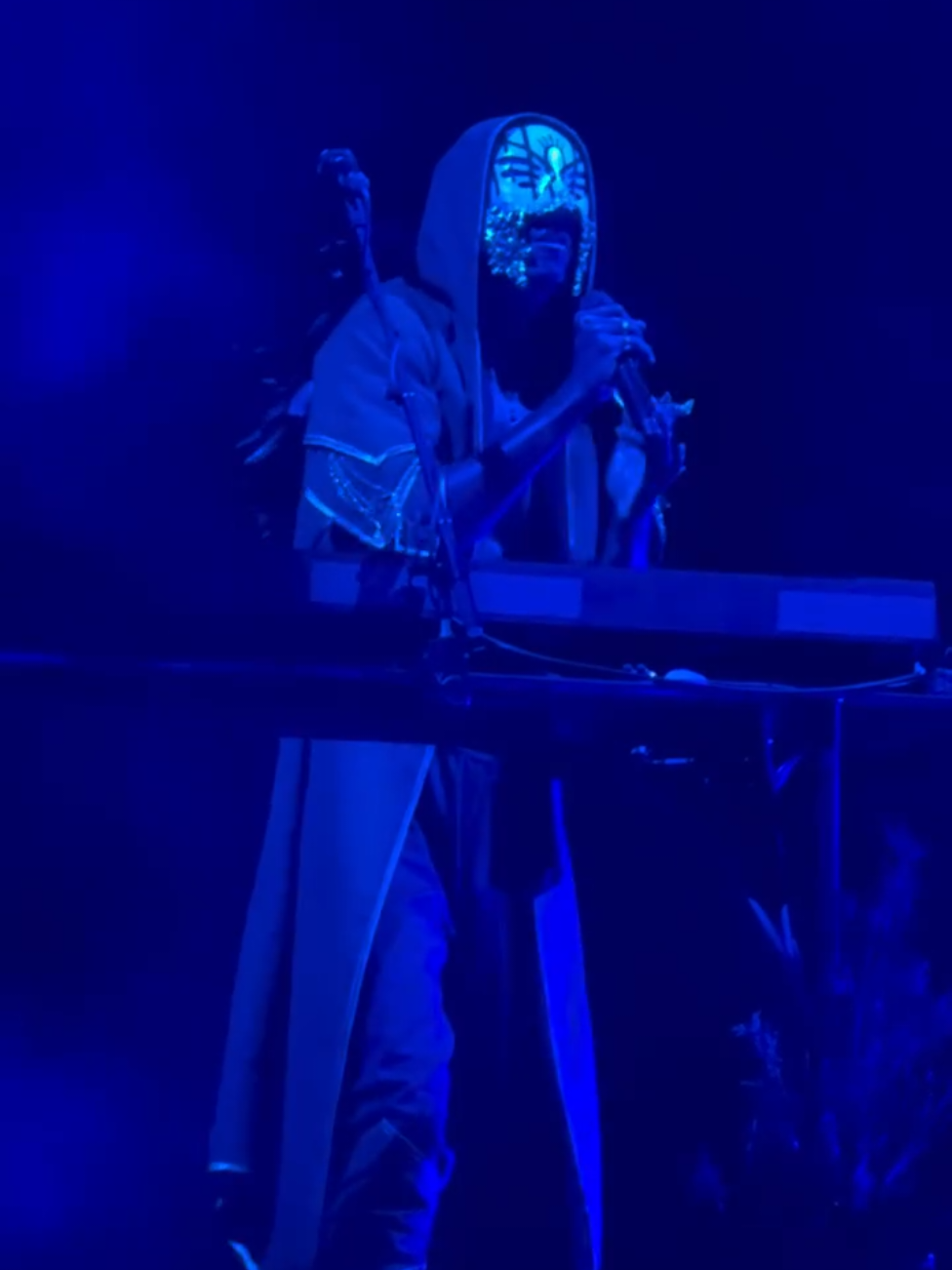 Thread The Needle is back on the setlist after 6 years of retirement 🥲 🎥 krisdineva (IG) — with gratitude ❤️ #sleeptoken #fyp #foryou 