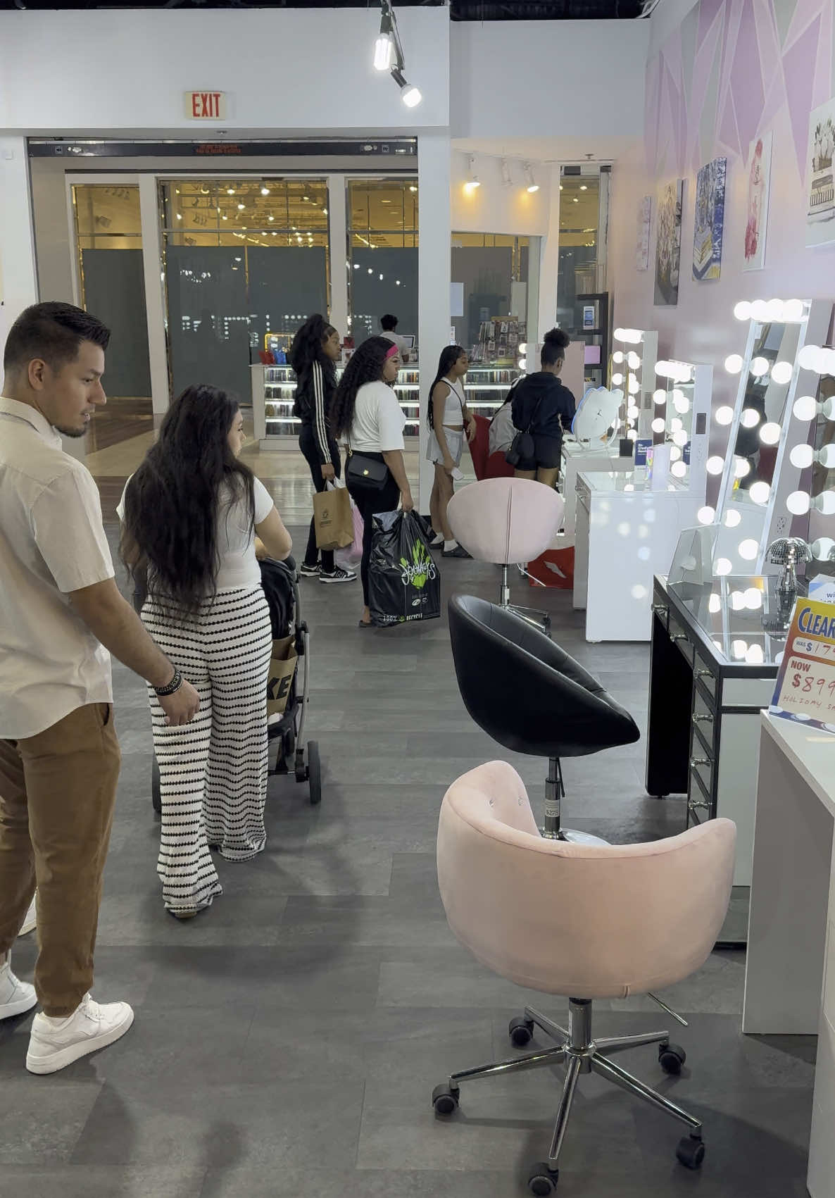 💋 Ready to level up your glam game? ✨ Come see why everyone’s obsessed with Hollywood Vanity 💡 Prices start at just $399—your dream setup is waiting 😍 #hollywoodvanity #vanities #bluetooth #speakers #beauty #salon #chicago #chitown #gurnee #chicagoland #wisconsin #indiana #illinois #makeupvanity #impressions #waukegan #kenosha #milwaukee #impressionsvanity #mirror #mirrors #makeup #glamroom #getreadywithme #beauty #beautytips #fyp