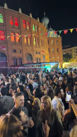Festa dos Santos em Lisboa 2025. #lisbon #party #june #viral #saintsparty #festadossantospopulares #lisboa #portugal #campopequenolisboa #avenidasnovas #fyp 