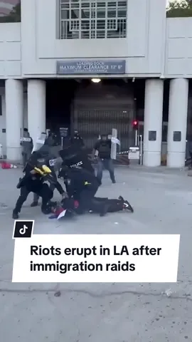 Violent protests erupted in Los Angeles after masked and armed federal agents carried out sweeping immigration raids in forceful displays of US President Donald Trump’s crackdown on people without papers. In New York City, at least five people were arrested as a mob of nearly 100 protesters tried to block federal authorities apparently conducting immigration raids in Lower Manhattan, according to police and video from the chaotic scene. Agents used extreme tactics, conducting unprecedented raids on at least three areas of Los Angeles to detain dozens of people. 🔗 Read more in our bio link #la #losangeles #nyv #newyork #newyorkcity #protests #riots