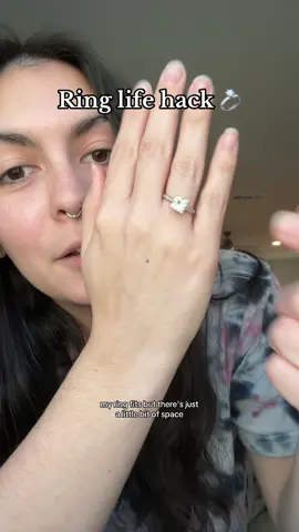 You don’t need to get your ring resized!! #rings #engagementring #ringresize #ringsizer #ringsizeadjuster #ringadjuster #LifeHack 