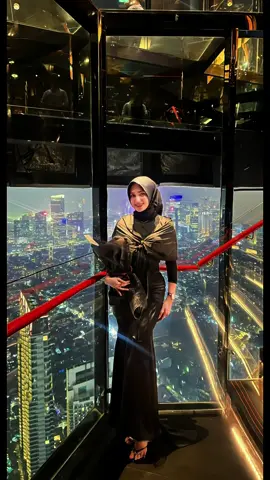 aku spill dressnya dikomentar yaa:) ramein dulu bestt