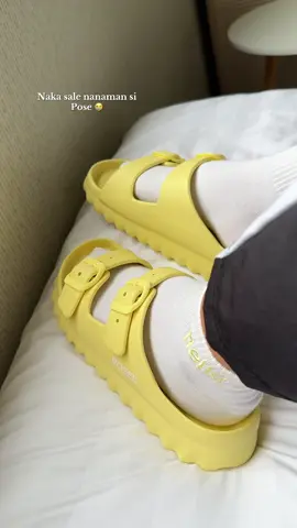 Very magaan very comfy sa paa very affordable #pose #poseslippers #slippers 