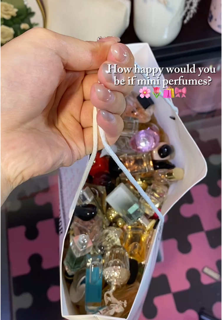 How happy would you be if mini perfumes?#fyp #perfumeset #order #perfumetok #perfumecollection #parfum #miniperfume #perfumetiktok #perfumes #mother #miniperfumes #mothersday 