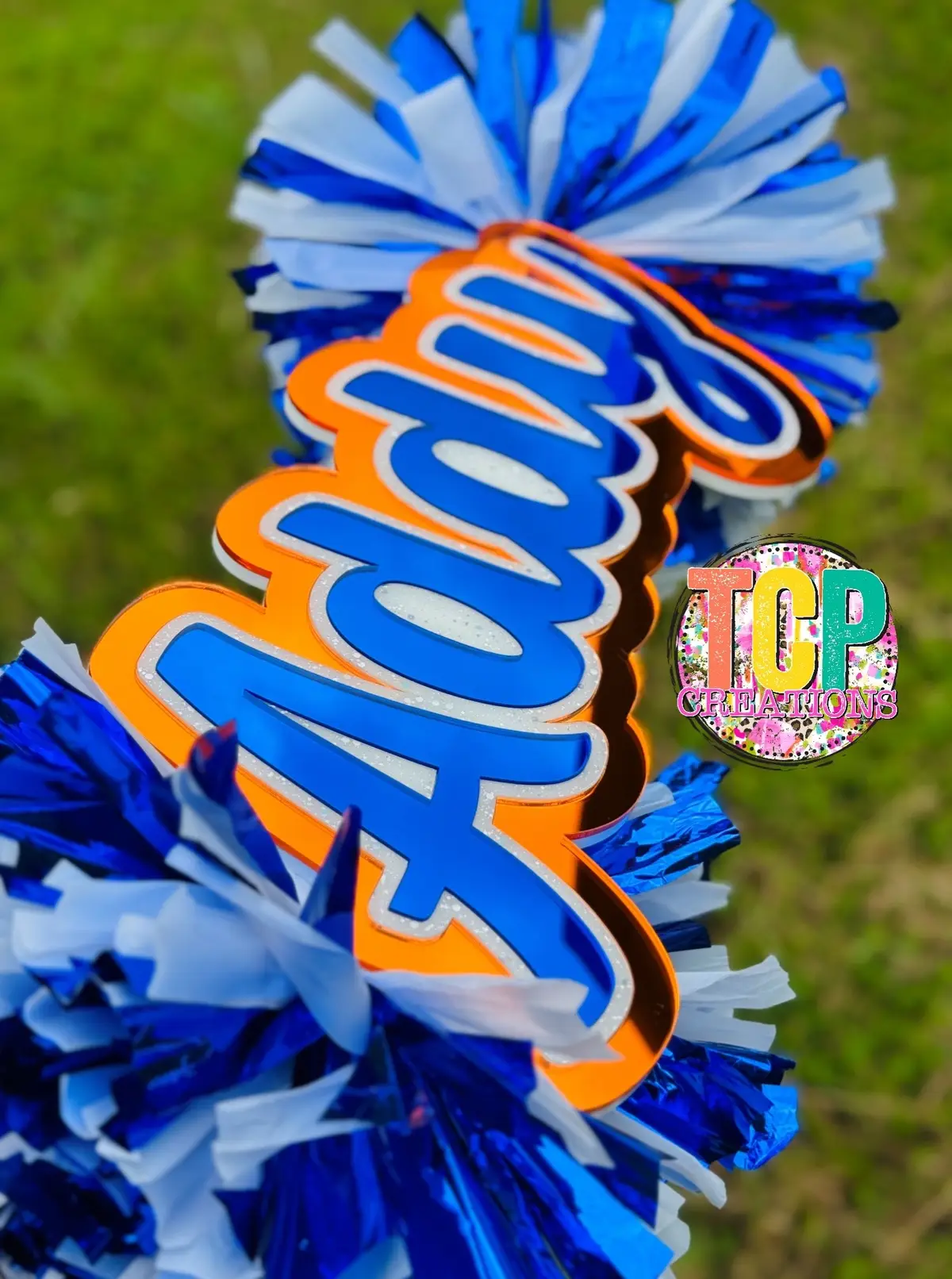 This color combo turned out amazing!! Mirrored and glitter acrylic together is the perfect combo! #cheerstick #acrylicsign #cheersquad #schoolspirit 