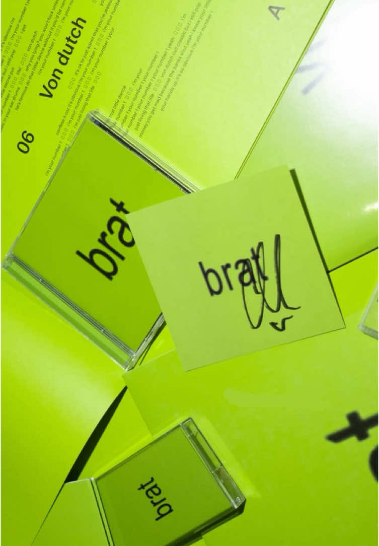 365 days of brat 💚 @Charli XCX #charlixcx #brat #tiktokmusic #tiktokviral #fyppppppppppppppppppppppppppppppppppp 
