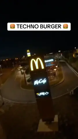 Quién quisiera estar aquí ? 😎🙋 #rave #electronica #burger 