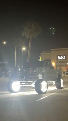 See yall at Daytona👀 #CapCut #26x16 #fyp #leanin #trucktok #fypシ゚viral #squattedtrucks🤢 