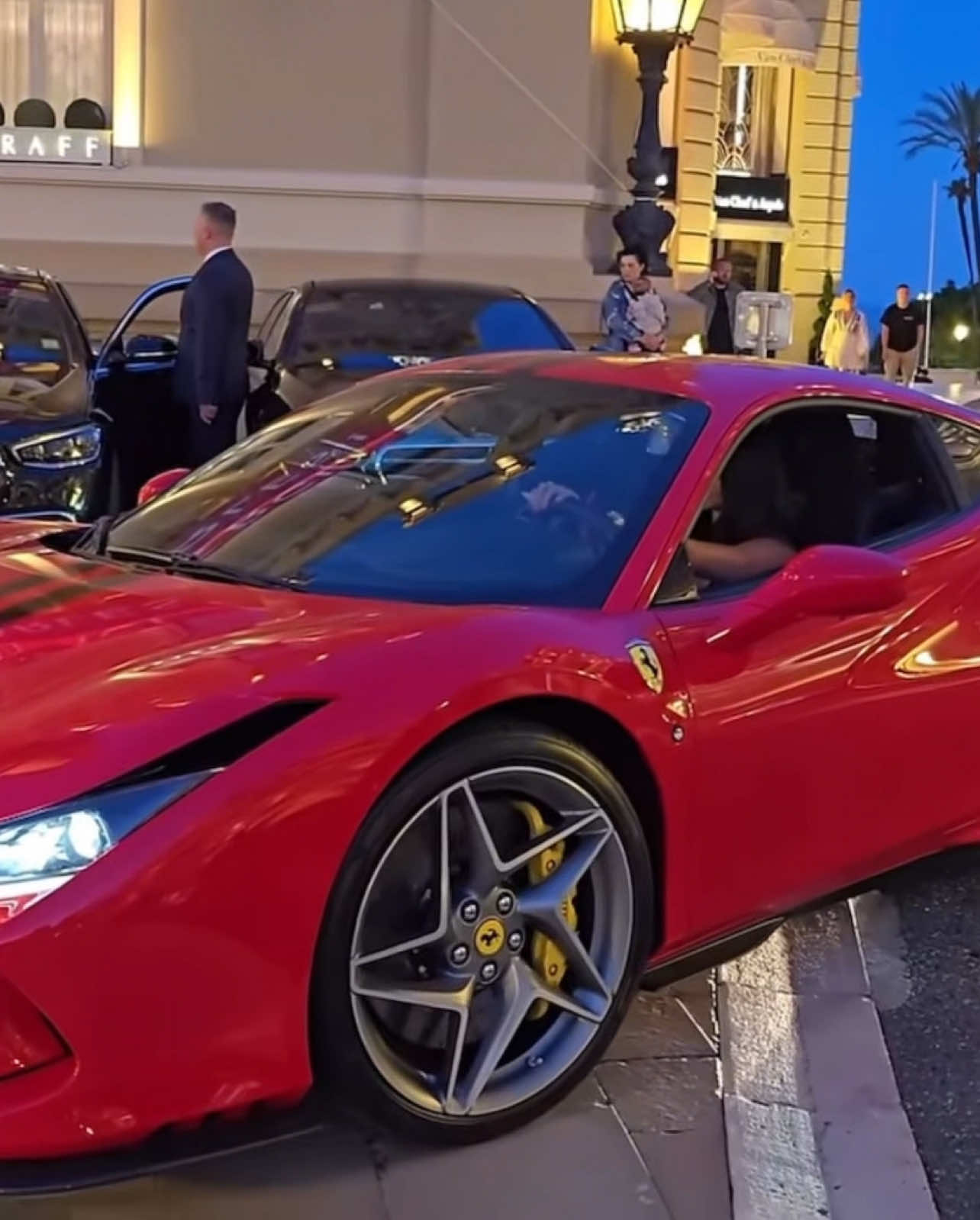 Mami solo #supercar #viraltiktok #money #tiktok #viral #edits #foryoupage #fyp #fypシ #goviral #success 