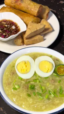 tag ulan na! Nakapg lugaw na din ba kayo? #foodieph #FoodieTokPH #fyp #lugaw #rainyseason #comfortfood #foryoupage #cookedbykim #creatorsearchinsights 