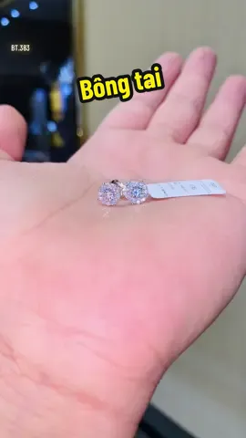 Bông tai xinh và lấp lánh nhỏ xinh cho Chị xem #bongtaikimcuong #tamluxury #tamluxuryvn #tamluxurychannel #tamluxurydiamondjewelry #xuhuong 
