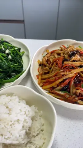 分享一下自己做的午饭 #午饭  #美食  #记录真实生活  #日常 