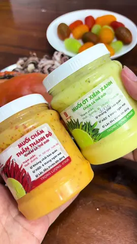 Nghĩ lại mà tức cười nhưng mà nước chấm ớt xanh ớt đỏ ngon nên thôi có tốn tiền mua đồ chấm tui cũng chịu #thaooimacgi #viral #mukbang #nuocchamhaisan #nuocchamotxanh #nuocchamotdo #muoiotxanh #muoiotdo #muoichamthibong 