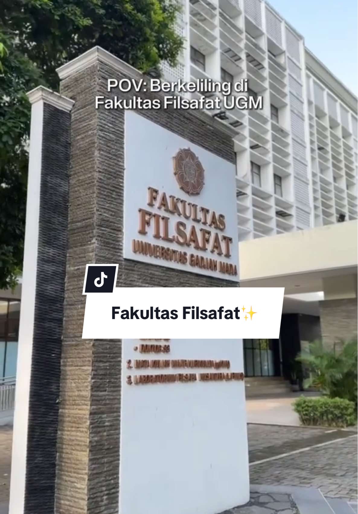 Wah #SudutUGM kali ini Kawan UGM diajak berkeliling di Fakultas Filsafat!🤩✨Absen dong yang pilih Prodi Filsafat tahun ini😎