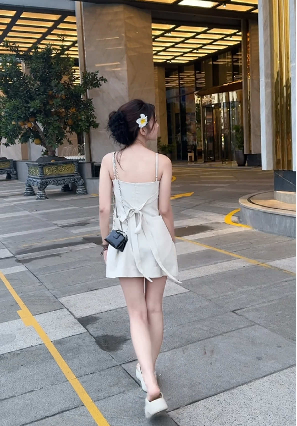 Có nhiều mối quan hệ, lúc bắt đầu ta tưởng là món quà. Nhưng sau này kết thúc mới biết, thì ra đó là món nợ phải trả 🍀