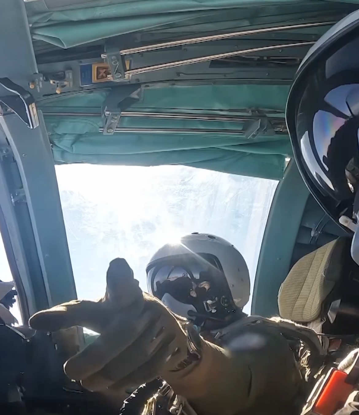 Sukhoi Duckling #su34 #sukhoi #russia #fighterbomber #russiaairforce #slavarussia #viral 