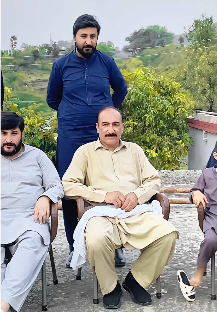Family❤️❤️❤️👍#foryoupage #abbasi #growmyaccount #video #videovirale #murree #foryou 