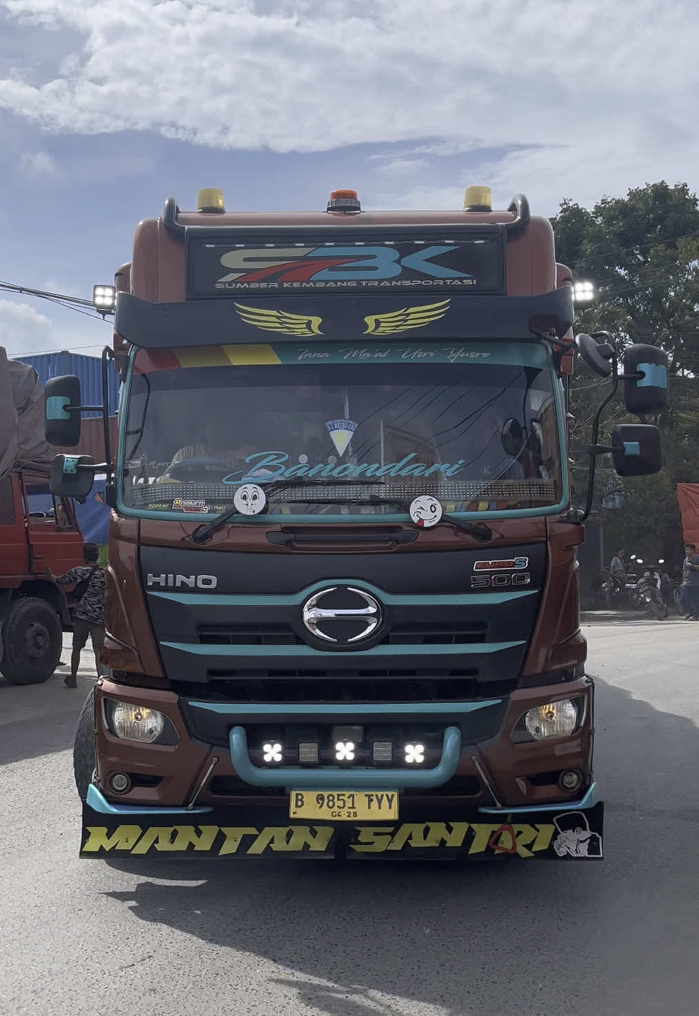 Mantan santri  #SiapaSangka #TikTokAwardsID #CapCut #jelajahbali #sodreks #fypage #fypage #fypシ゚ #lintaspulau #cctv_truck_indonesia #supirlintaskalimantan #pelabuhan #lintaskalimantan #supirmuda #cctvcamera #sodrekersindonesia #banjarmasin #fypdong #cctv #fypdongggggggg #pelabuhantrisakti 