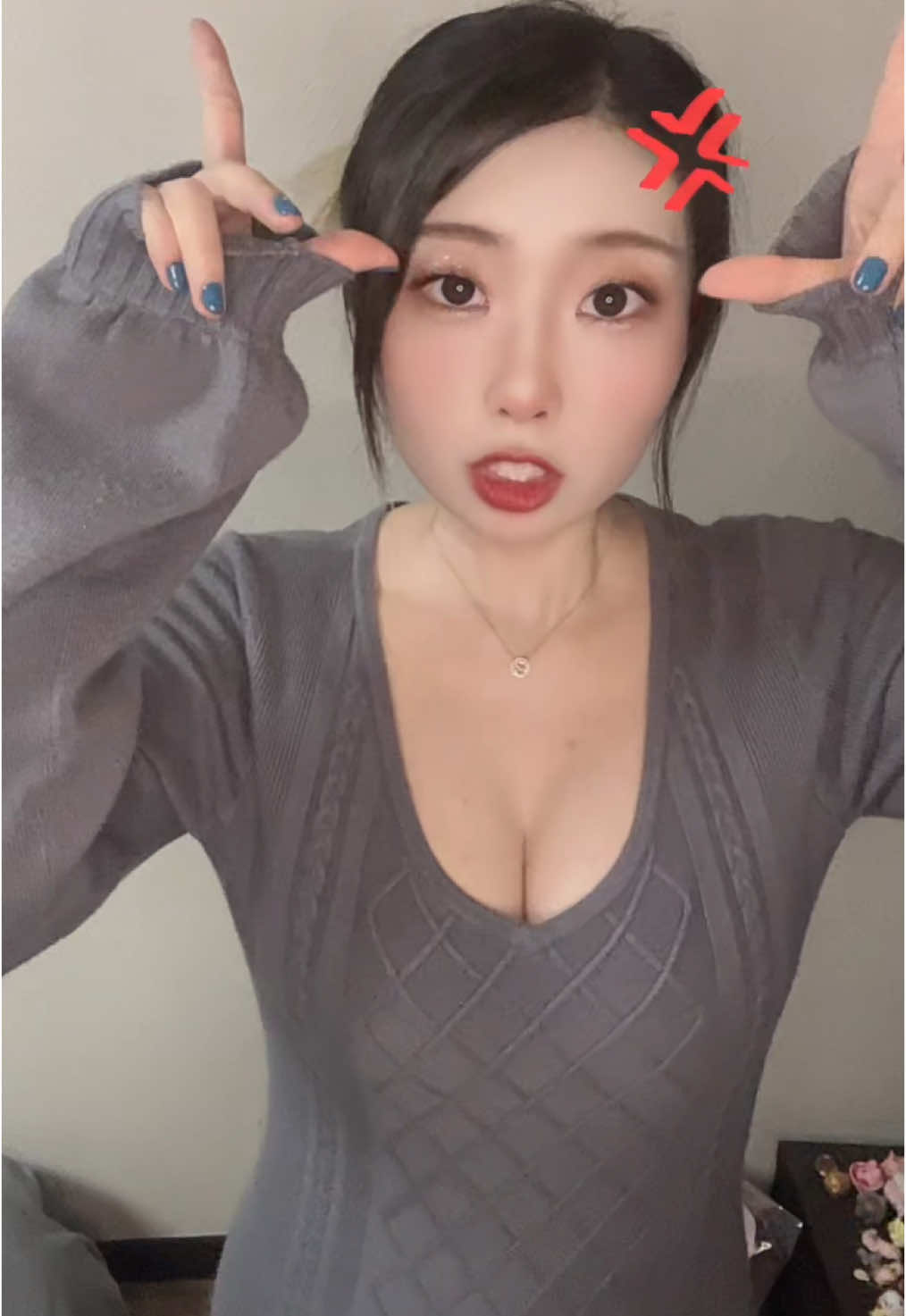 「エスパー探偵」チェキ付の特別前売券の販売は各回限定8席だよ！急げー💨 #俳優 #舞台 #エスパー探偵  #拡散希望 #バズりたい  ________________ 7月9日(水)〜13日(日) 劇団YAMINABE第21回公演 「エスパー探偵」 @千本桜ホール(東京都目黒区) 特殊能力を待った3人のOLが事件解決に挑むSFサスペンスコメディ✨ 観に来てね！ 詳細、ご予約はプロフィール記載HP内URLから🙏
