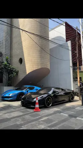 Tebak mobil#fyp #xyzbca #carsoftiktok #carspotting #ferrari 