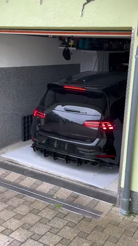VAG-Probleme… Ventilschaftdichtung lässt grüßen 😵‍💫💩#Golf7R #Volkswagen #carlifestyle #coldstart 