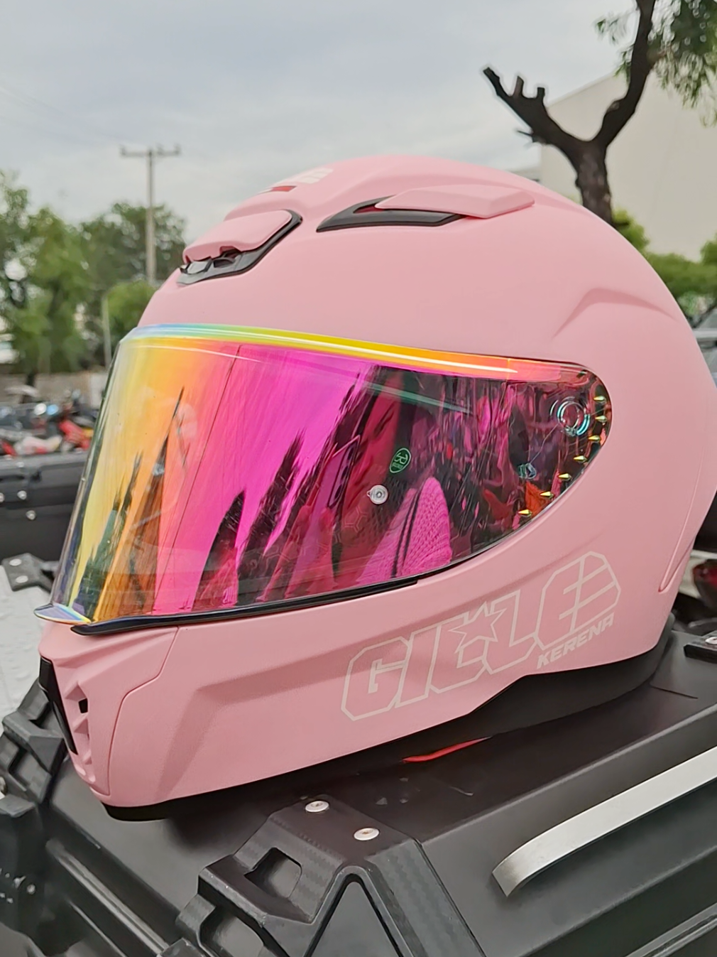 Gille Kerena Mono Color Revo Lens🩷 Full face Single Visor Motorcycle Helmet😍 For Riders & Backriders #helmet #gillehelmet #singlevisorhelmet #pinkhelmet 