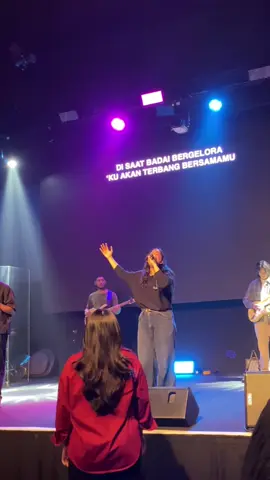 Ku akan tenang bersama mu 😇 #hillsongworship #hillsongchurch #hillsongkuta #hillsongbali #happysundaygodblessus😇🙏 