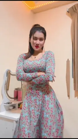#မြင်ပါများပီးချစ်ကျွမ်းဝင်အောင်လို့🤒🖤 #foryou #fyp #ပြည်တွင်းဖြစ်ကိုအားပေးပါ🇲🇲🇲🇲 #viralvideo #myanmar 