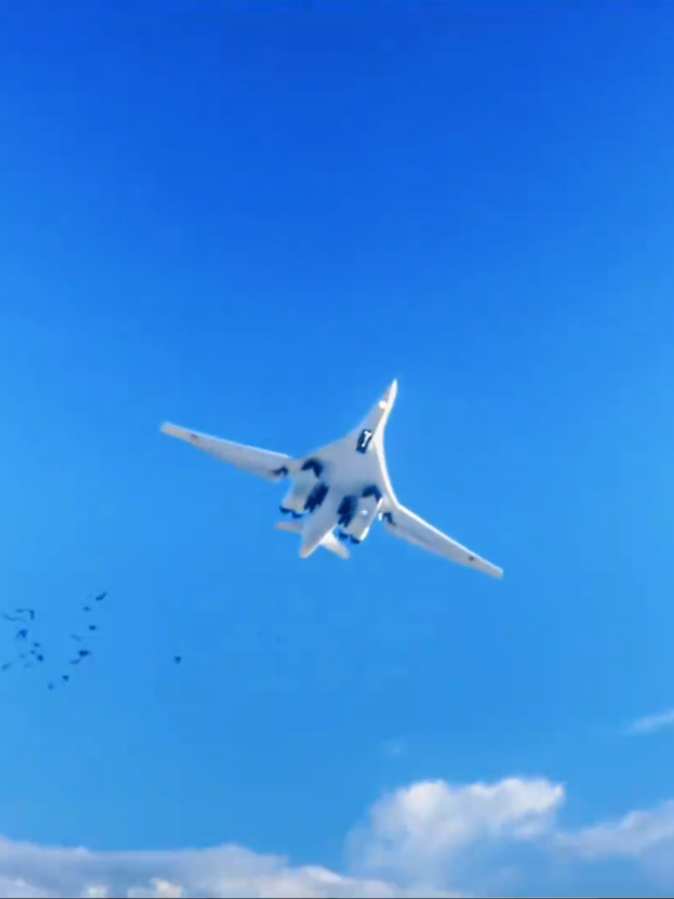 TU-160 (Tupolev Tu-160), còn gọi là 