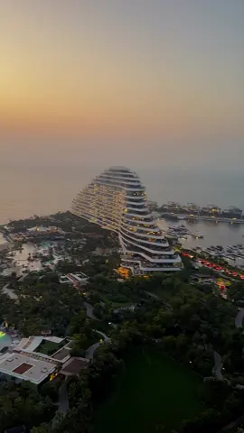 Lifestyle 💵 #Lifestyle #dubai #money #fyp #summervibes #2025 #sunsets #views #videoviral 