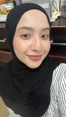 Honest review ala2 torture test somethinc lip glazed sisaan bulan puasa yg gak gw post krn gw pikir konyol dan asal tp gw pikir lagi sayang juga kalo dibuang jd ini lah karya gw #harapmaklum #somethinc #lipglazed #torturetest 